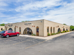 7895 Broadway St, Merrillville, IN for rent Building Photo- Image 1 of 5