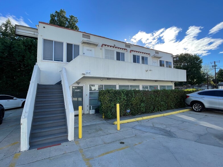 10720 Riverside Dr, North Hollywood, CA for rent - Building Photo - Image 1 of 12