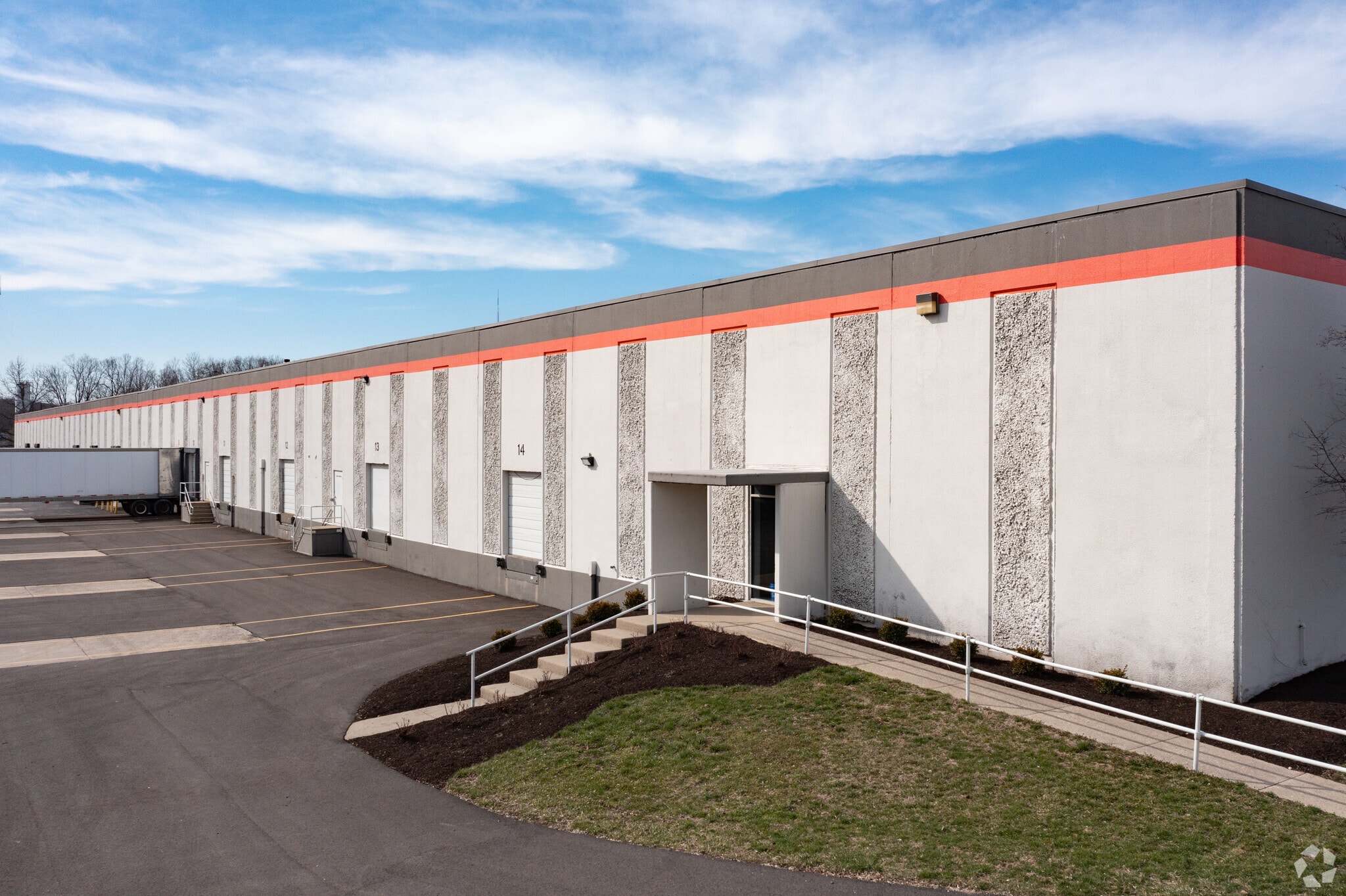 2404-2432 E River Rd, Moraine, OH to rent Building Photo- Image 1 of 6