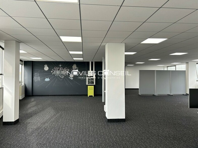 Office in Labège to rent - Interior Photo - Image 2 of 4