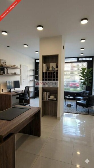 Retail in Tassin-la-Demi-Lune to rent - Interior Photo - Image 3 of 6