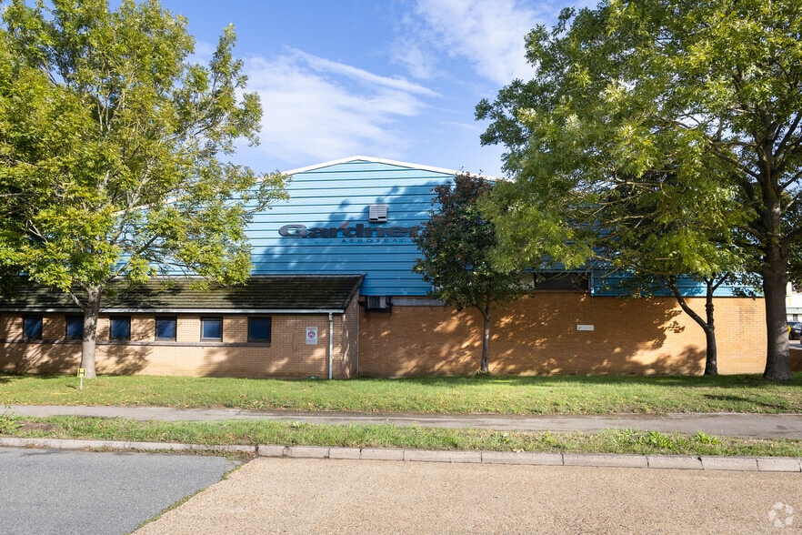 Rowhedge Clos, Basildon to rent - Building Photo - Image 2 of 2