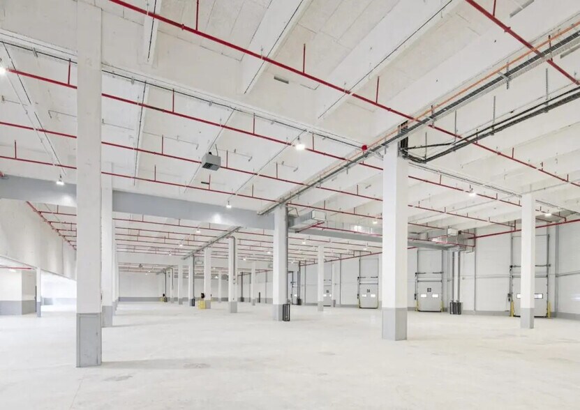 Industrial in Gennevilliers to rent - Building Photo - Image 2 of 10