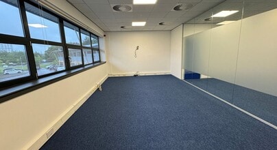 James Watt Ave, East Kilbride to rent Interior Photo- Image 2 of 3