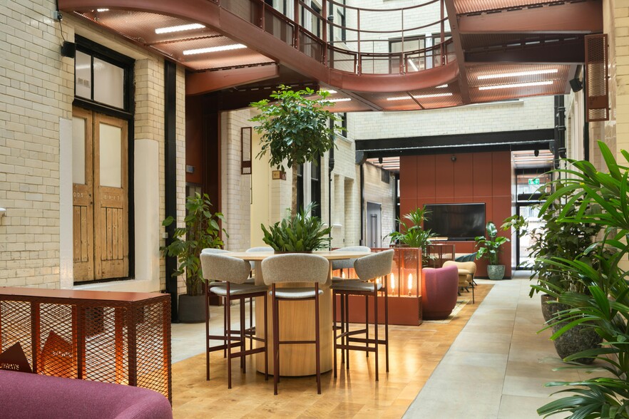 57 Hilton St, Manchester to rent - Building Photo - Image 2 of 14