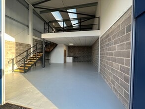 Unit 17 Terminus Rd, Chichester to rent Interior Photo- Image 2 of 8