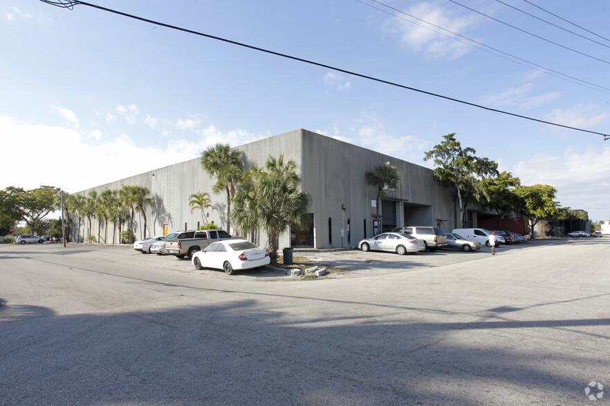 901-999 NW 10th Ter, Fort Lauderdale, FL for rent - Building Photo - Image 1 of 14