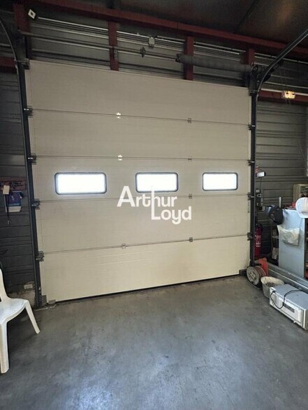 Light Industrial in Puget-sur-Argens for sale - Building Photo - Image 2 of 6