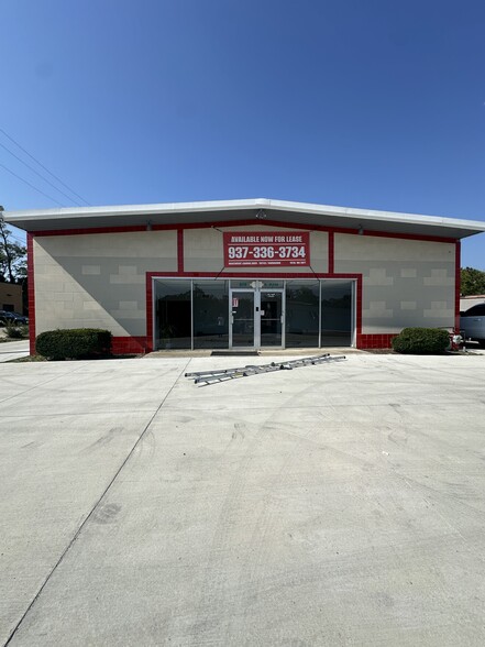 909 S Main St, Englewood, OH for rent - Building Photo - Image 1 of 26