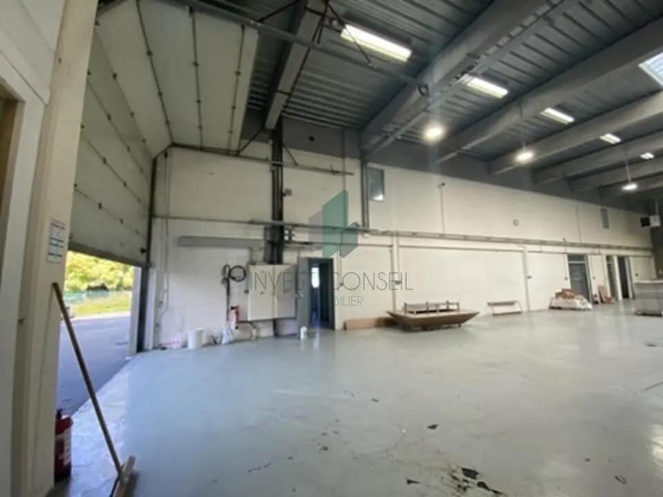 Light Industrial in Argenteuil to rent Interior Photo- Image 1 of 6