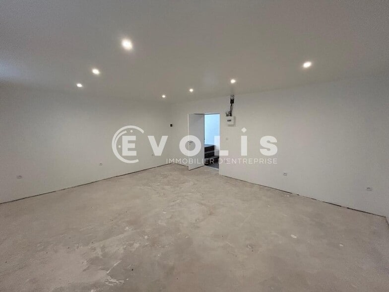 Office in Corbeil Essonnes to rent - Interior Photo - Image 3 of 7