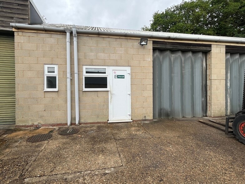 Warrenwood Industrial Estate, Stapleford to rent - Building Photo - Image 1 of 15