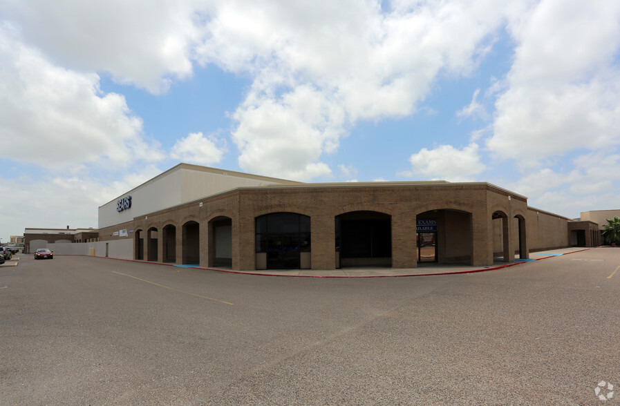 1305 Airline Rd, Corpus Christi, TX for rent - Primary Photo - Image 2 of 4