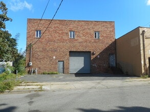 97 E Valley Stream Blvd, Valley Stream, NY for rent Building Photo- Image 1 of 15