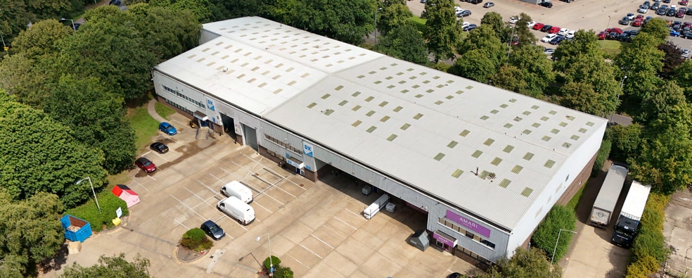 Units 3-6 Caley Close portfolio of 2 properties for sale on LoopNet.co.uk - Building Photo - Image 3 of 3