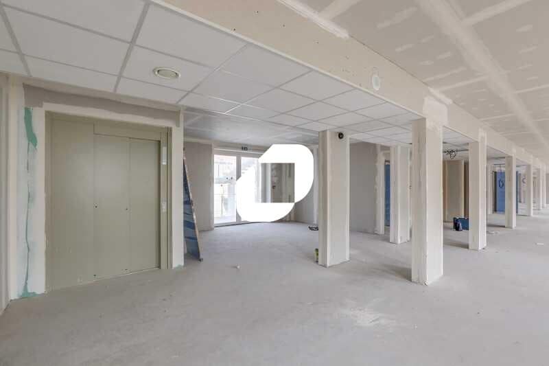 19-25 Rue De La Gare, Cachan to rent - Interior Photo - Image 2 of 20