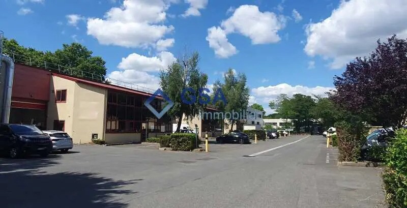 Office in Bondoufle to rent Building Photo- Image 1 of 6