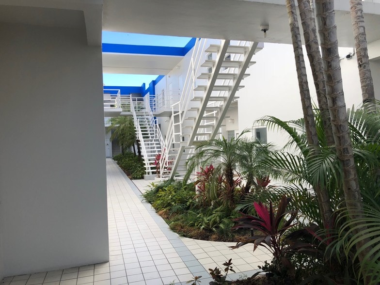 8000 NW 31st St, Miami, FL to rent - Building Photo - Image 3 of 6