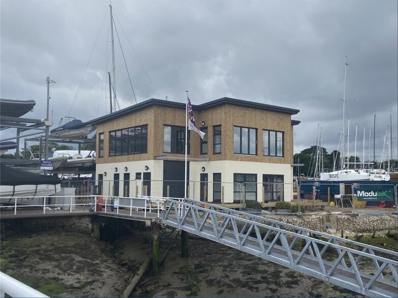 Port Hamble, Southampton for sale - Primary Photo - Image 1 of 1