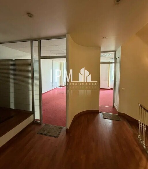 Office in Marseille for sale - Interior Photo - Image 3 of 3