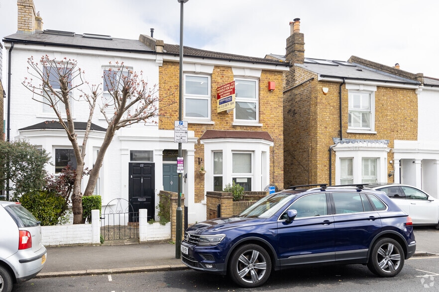 24 Gladstone Rd, London for sale - Building Photo - Image 2 of 3