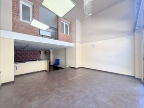 Retail in Granollers, Barcelona to rent Interior Photo- Image 1 of 11