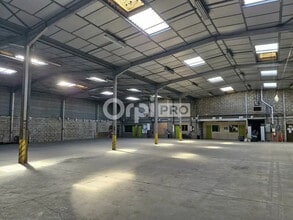 35 Rue Francine Fromont, Vaulx-en-Velin for sale Interior Photo- Image 2 of 5