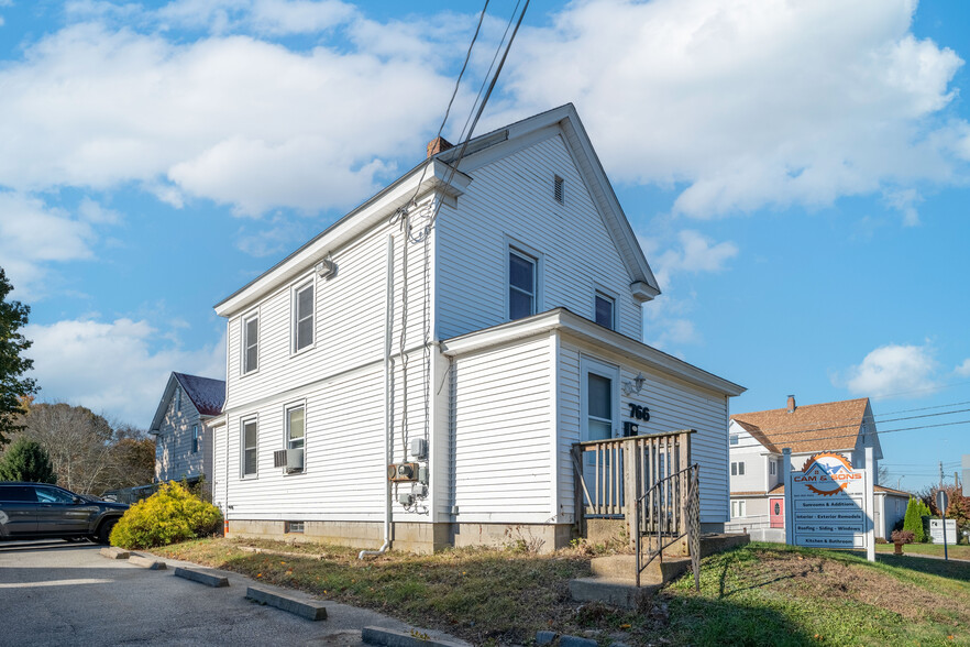 766 Broad St, Waterford, CT for rent - Building Photo - Image 2 of 25