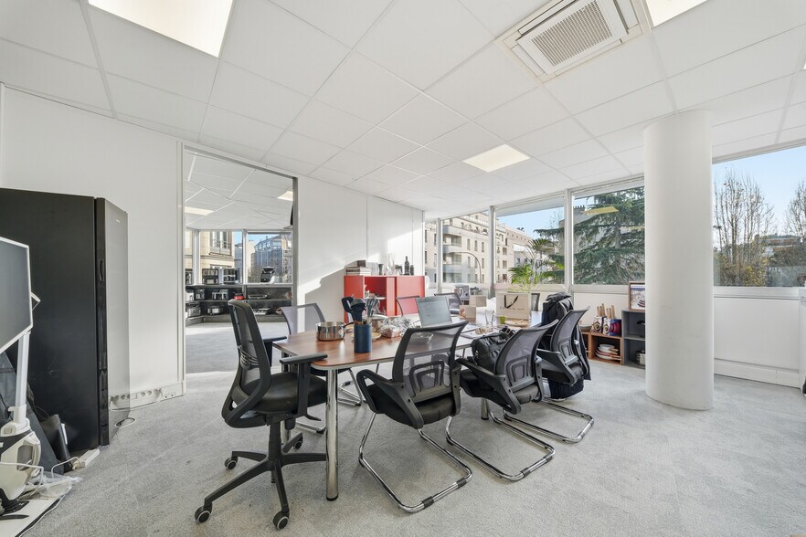 Office in Levallois-Perret for sale - Building Photo - Image 1 of 10
