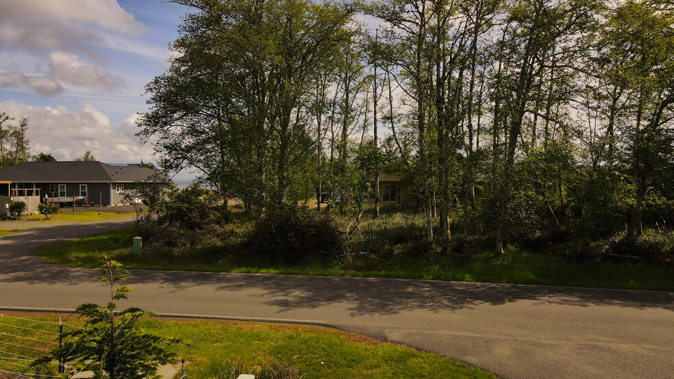 600 Duck Lake, Ocean Shores, WA for sale - Primary Photo - Image 1 of 1