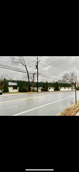 60 E Gloucester Pike, Barrington, NJ for sale - Building Photo - Image 1 of 6