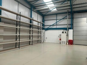 Basingstoke Rd, Reading to rent Interior Photo- Image 1 of 4
