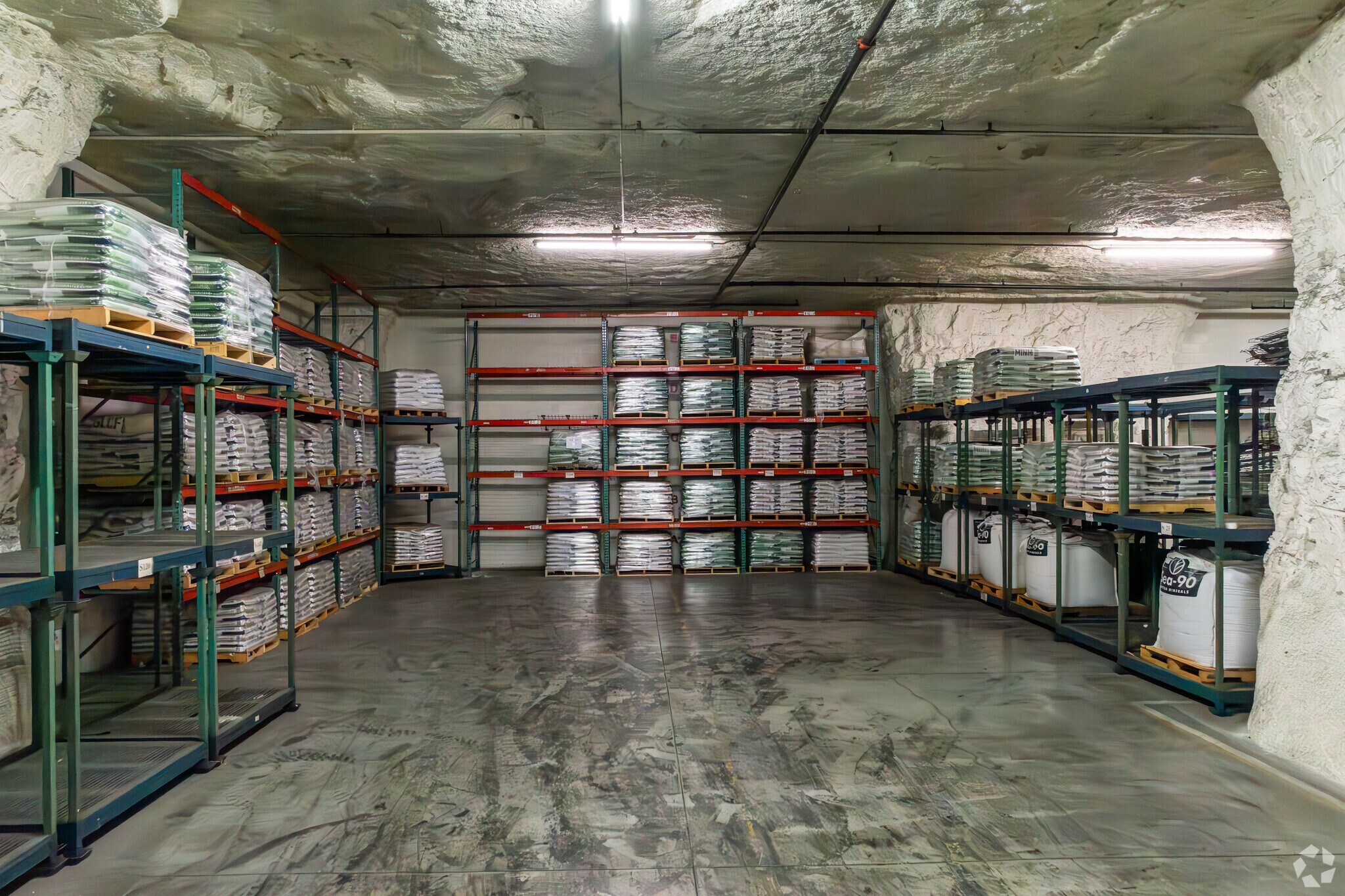 1600 N State Route 291, Independence, MO to rent Building Photo- Image 1 of 14