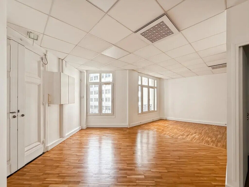 Location Bureaux 163 m² - Photo 1
