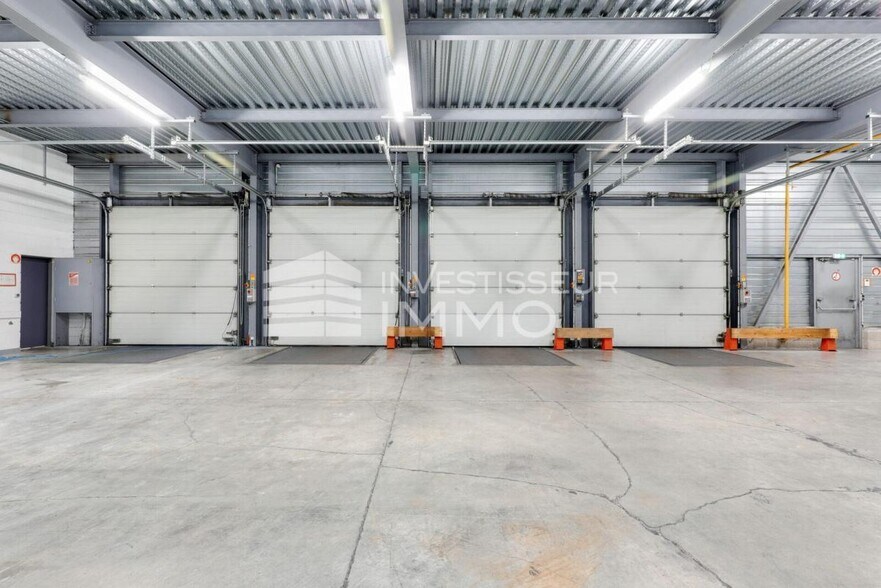Light Industrial in Villeparisis to rent - Interior Photo - Image 3 of 5