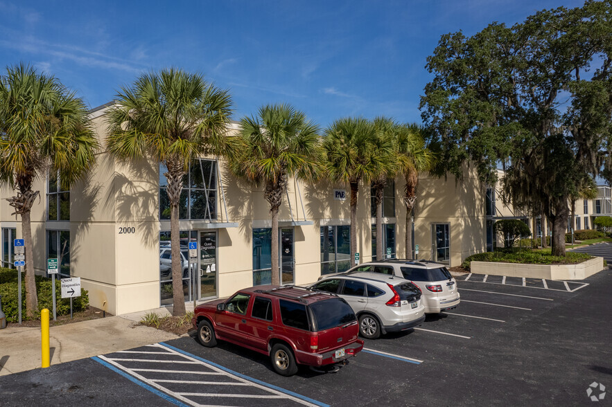 1900-2000 N Alafaya Trl, Orlando, FL for rent - Building Photo - Image 1 of 11