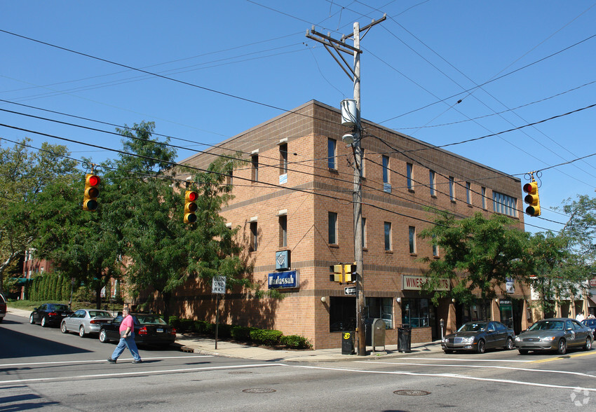 1824 Murray Ave, Pittsburgh, PA for rent - Building Photo - Image 1 of 3