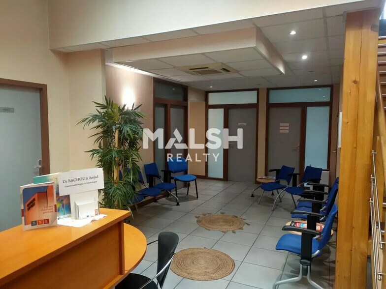 Office in Lyon for sale - Lobby - Image 3 of 8