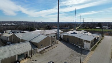 2424 Chester St, Fort Worth, TX for rent Building Photo- Image 1 of 4