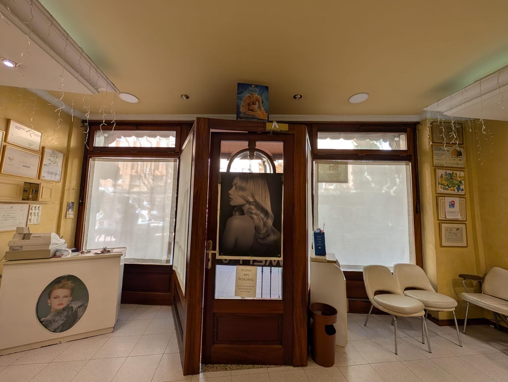Retail in Molins de Rei, Barcelona to rent Interior Photo- Image 1 of 7