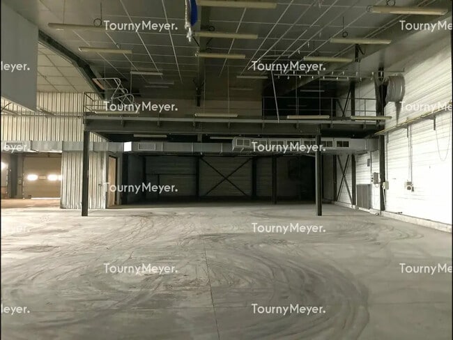 Vente Local d'activités 1 900 m²