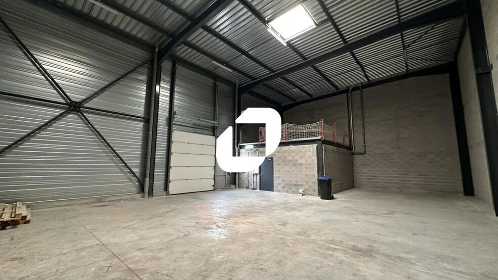 1 Rue Joseph-Marie Jacquard, Illkirch-Graffenstaden to rent - Interior Photo - Image 3 of 14