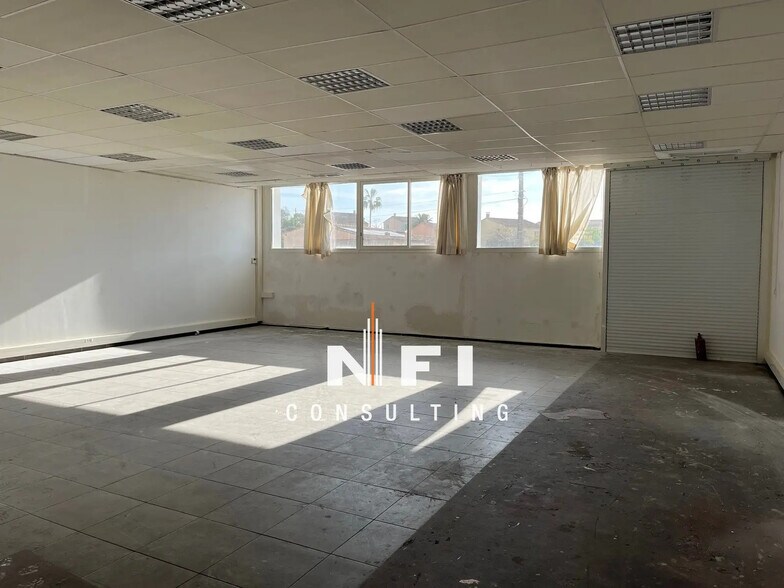 Light Industrial in Biot to rent - Interior Photo - Image 2 of 3