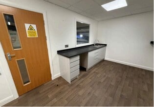 Woodland Clos, Mansfield to rent Interior Photo- Image 1 of 9