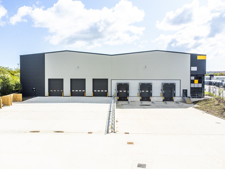 Turbine Way, Sunderland to rent - Building Photo - Image 2 of 10