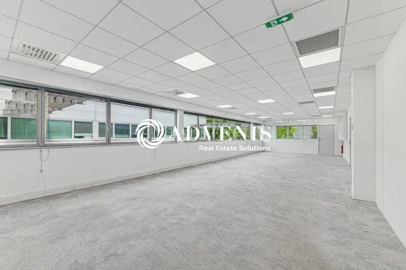Office in Roissy-en-France to rent Interior Photo- Image 1 of 11