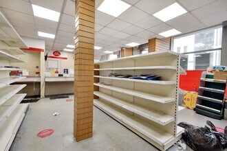 29-31 Kempock St, Gourock to rent Interior Photo- Image 2 of 7