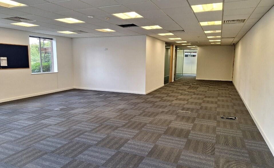 Blackbrook Park Ave, Taunton to rent - Interior Photo - Image 3 of 7