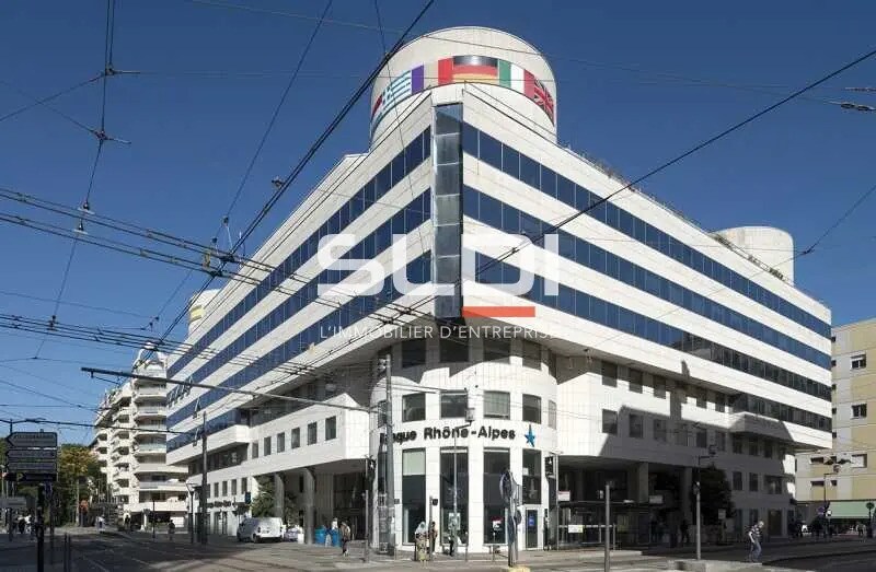 Office in Lyon for sale Building Photo- Image 1 of 17