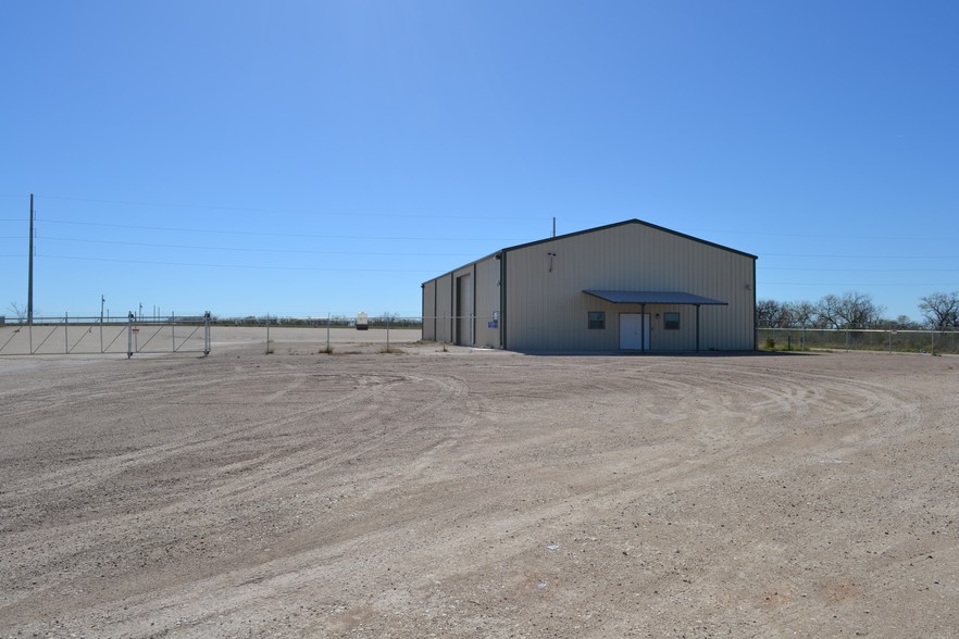 257 Highway 72, Calliham, TX for rent - Primary Photo - Image 1 of 8